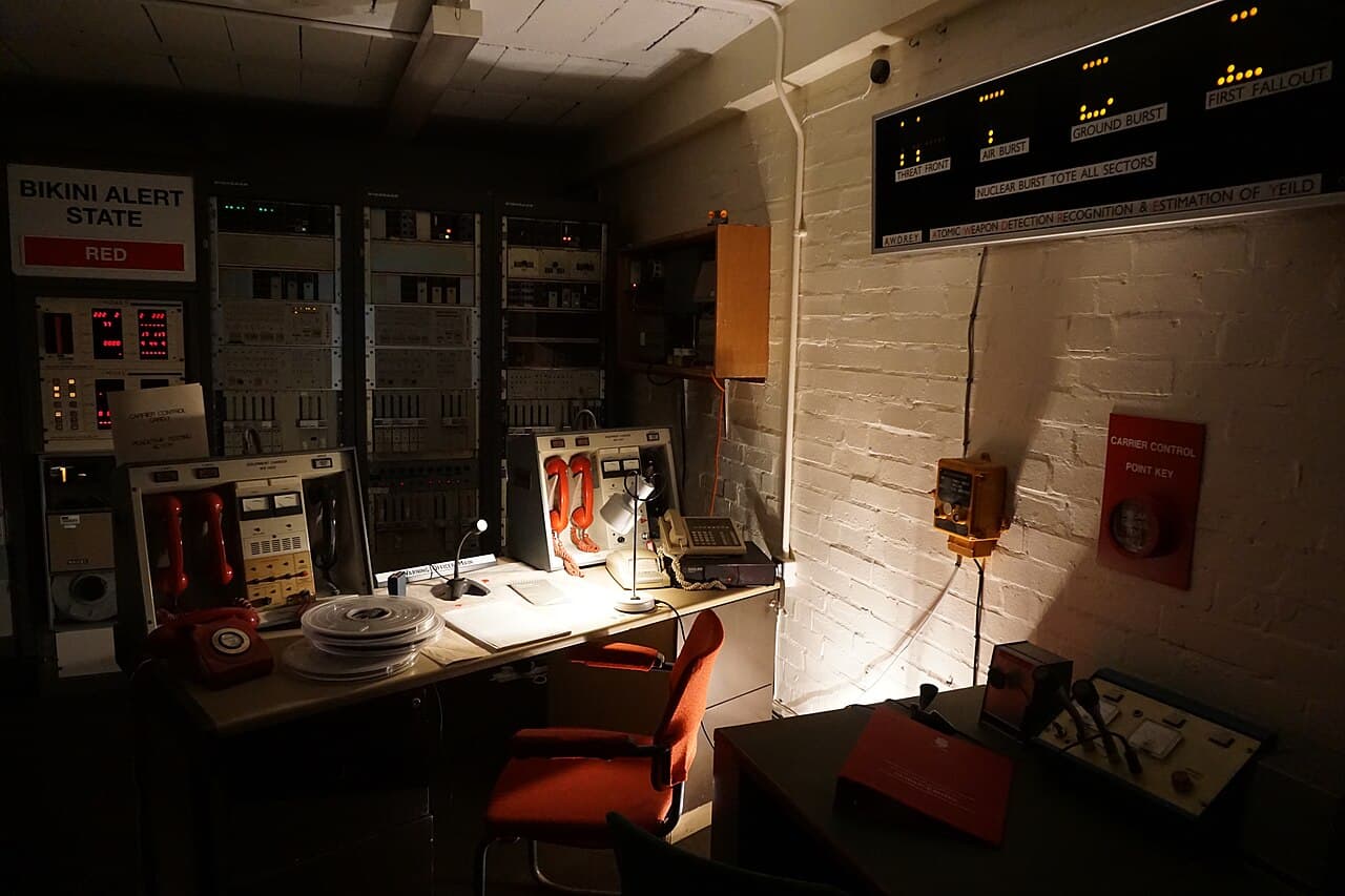 Hack Green Secret Nuclear Bunker - Image 4
