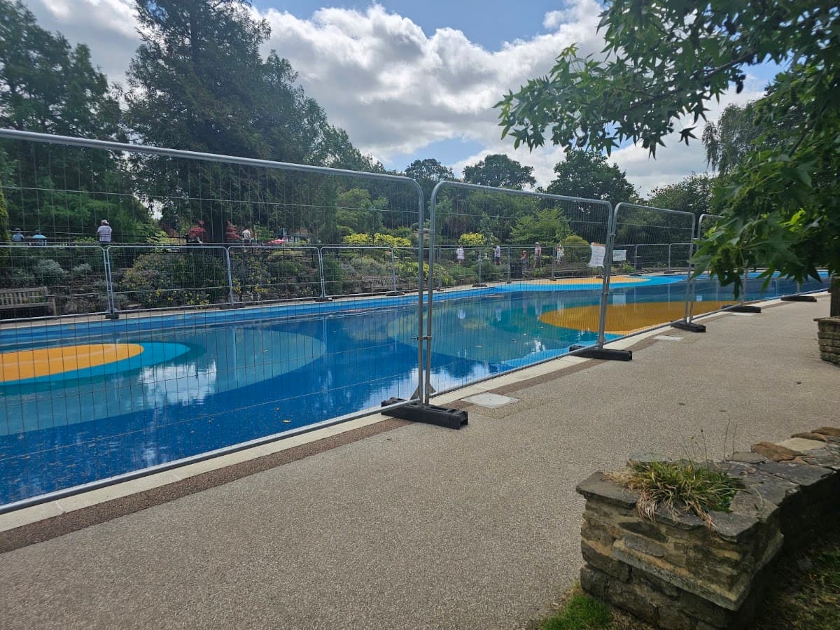 Stoke Park Paddling Pool - Main view