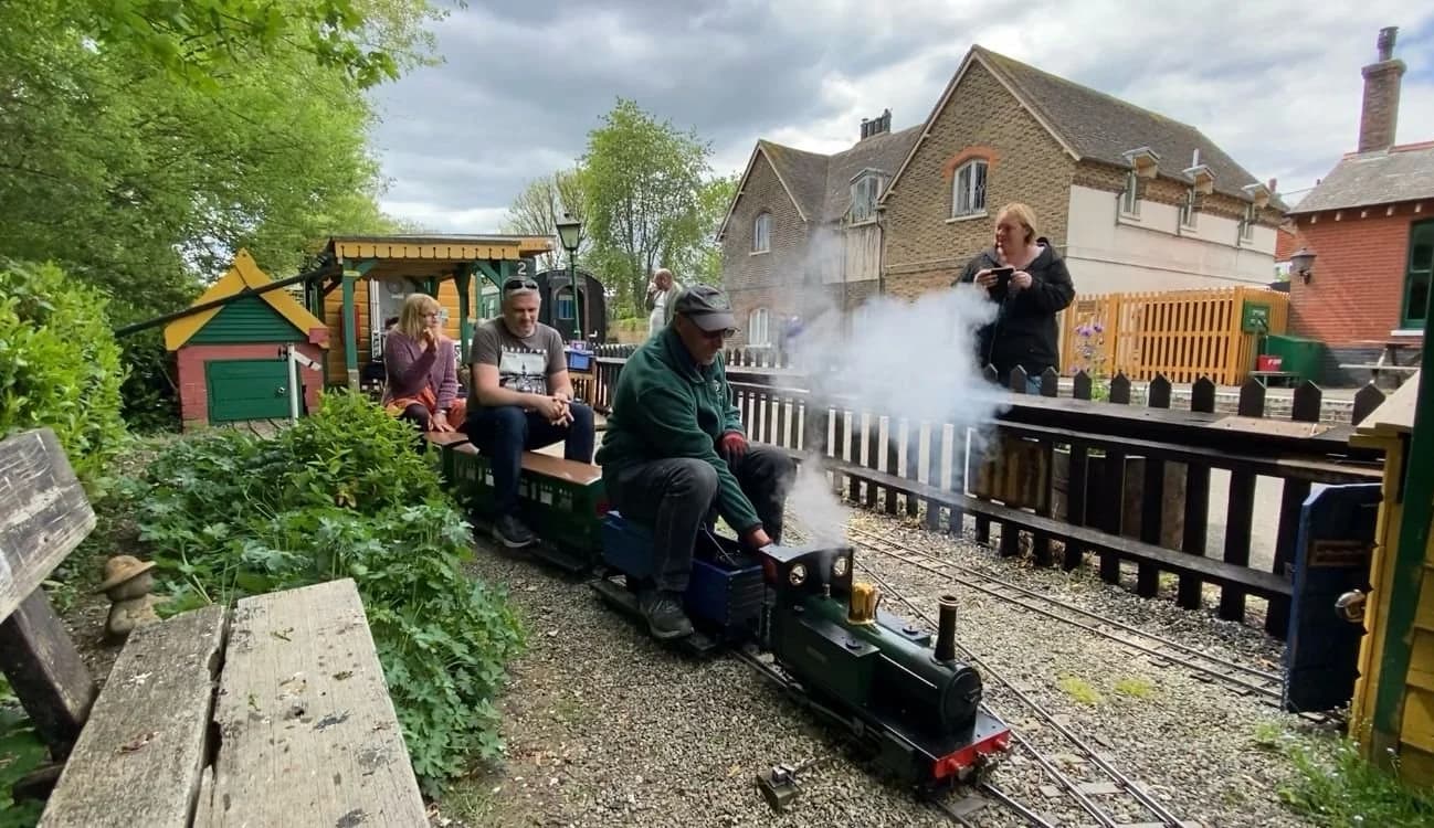 Lavender Line - (Isfield Station) - Image 2