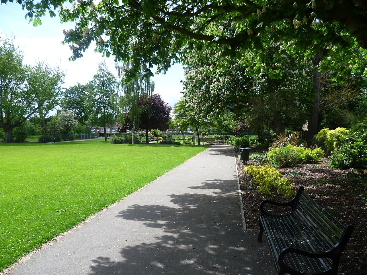 Colliers Wood Recreation Ground - Image 1