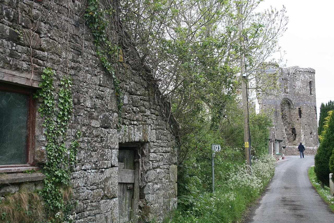 Llawhaden Castle - Image 3