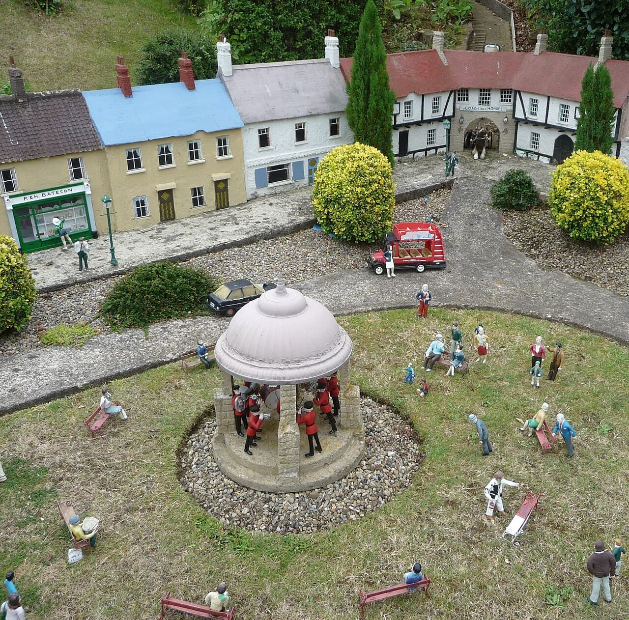 Bondville Model Village - Image 2