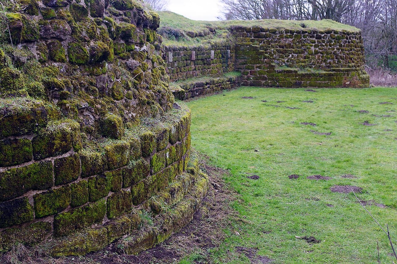 Bolingbroke Castle - Image 2