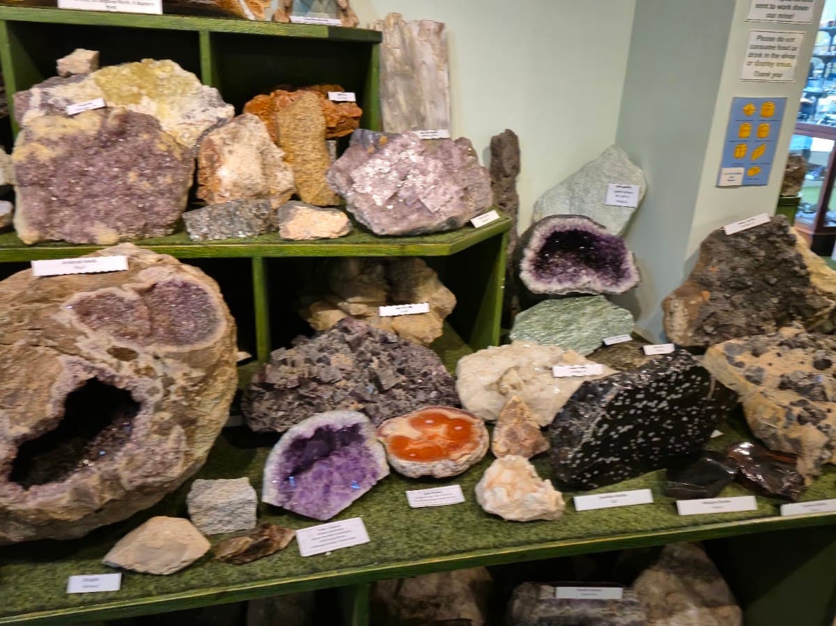 Gem Rock Museum - Image 3
