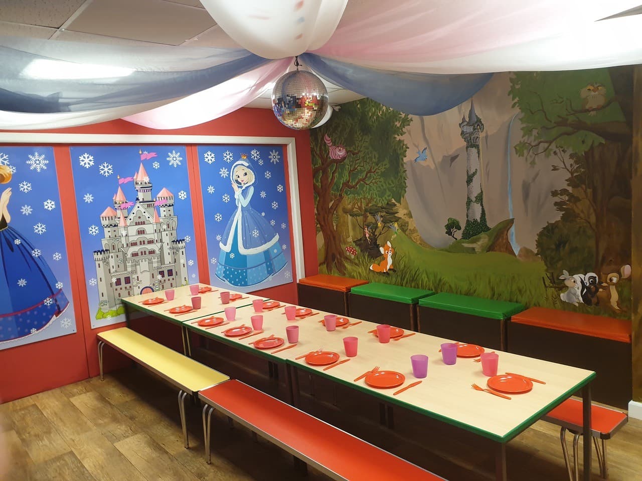 Mini's Party and Play Centre - Image 4