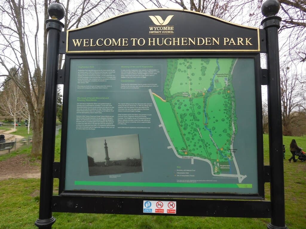 Hughenden Park playground - Main view