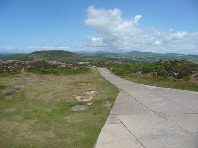 Mynydd Mawr - Image 2