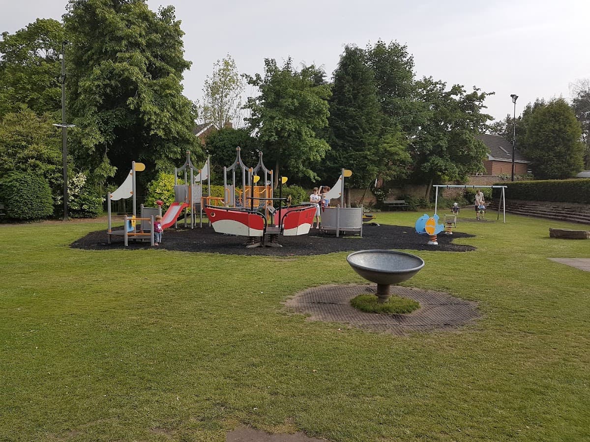 Sandbach Park - Image 1