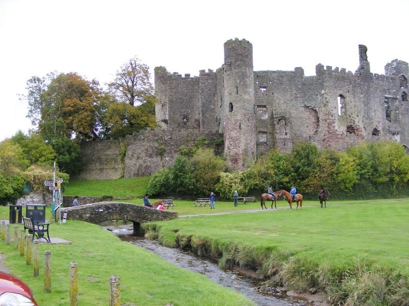 Castell Talacharn / Laugharne Castle - Main view