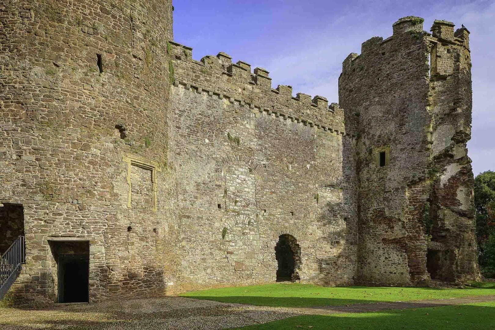 Castell Talacharn / Laugharne Castle - Image 2