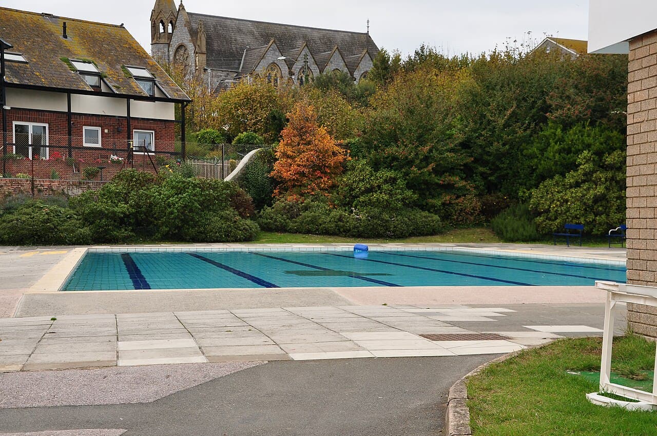 Teignmouth Lido - Image 1