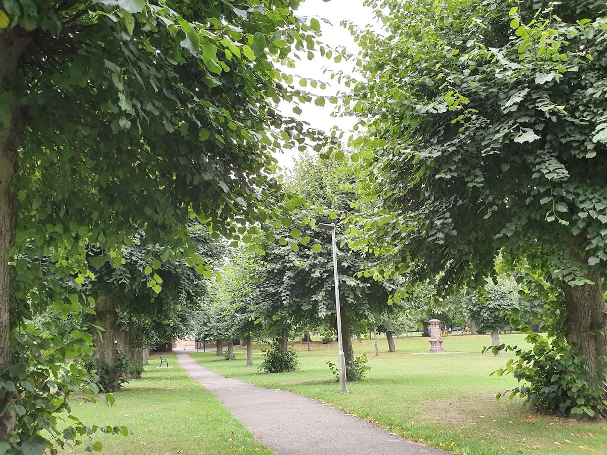Linslade Recreation Ground - Image 2