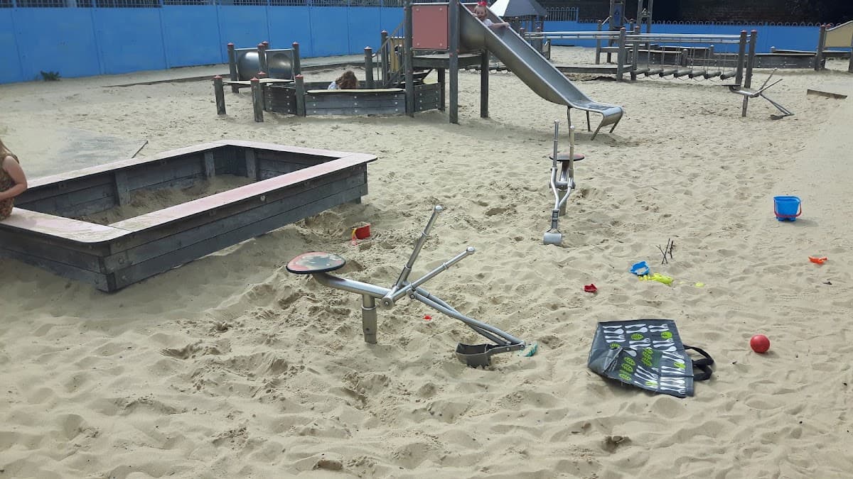Children Play Area - Image 2