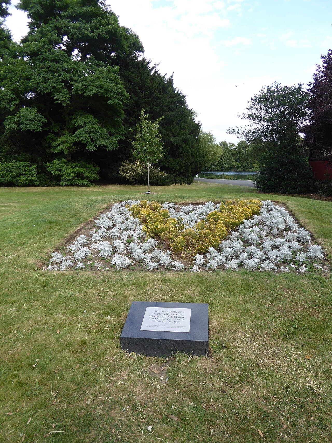 Valentines Park - Image 3
