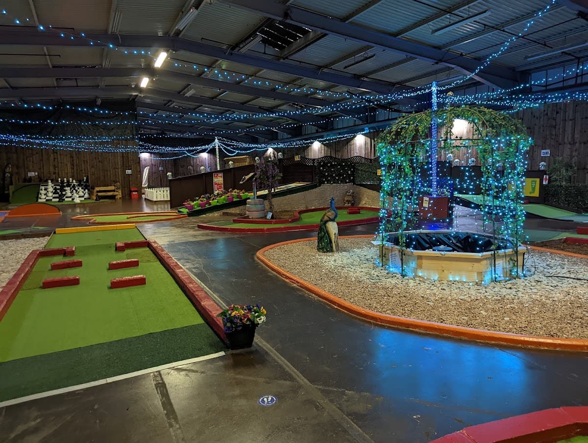 Holey Molies Leisure Complex - Main view