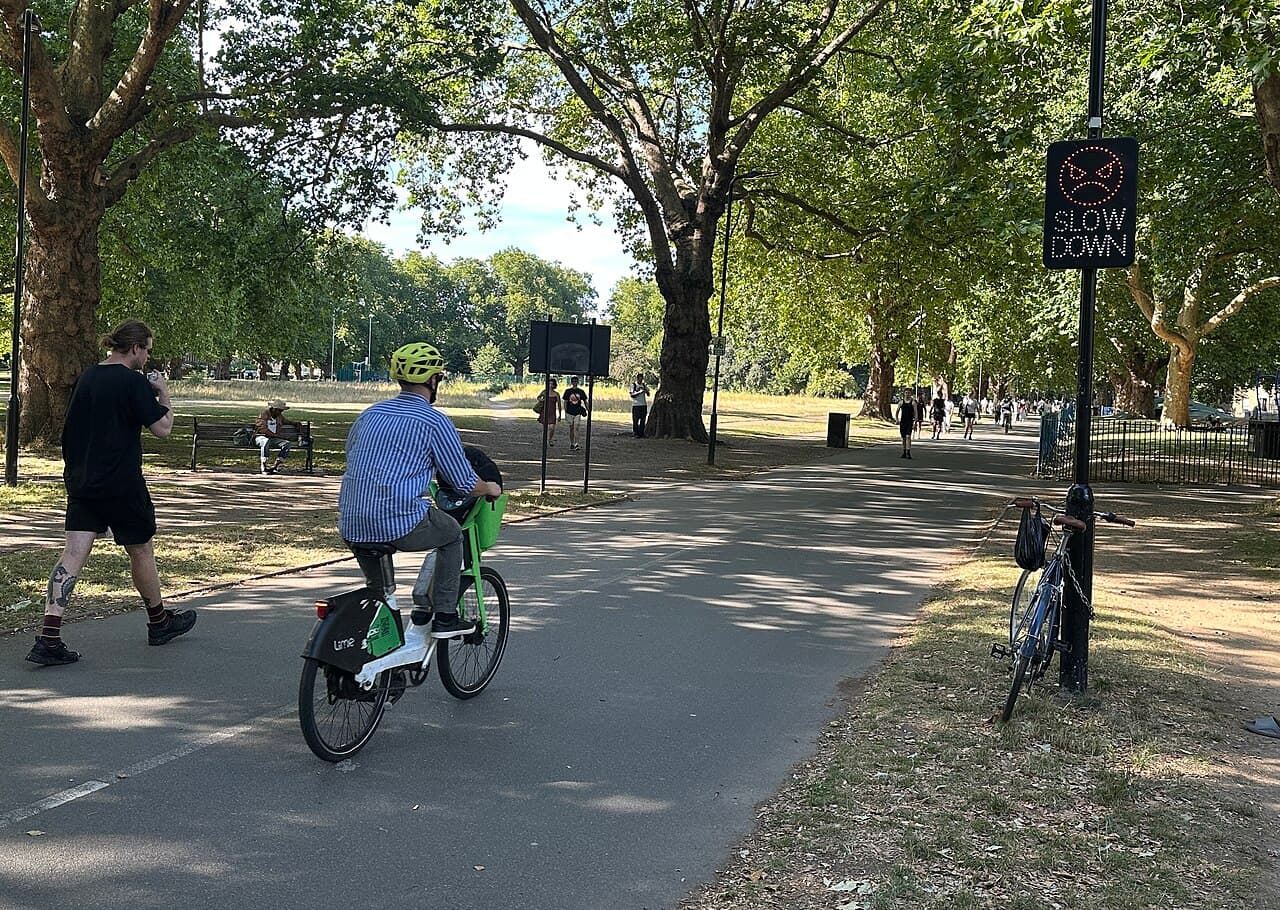 London Fields - Image 4