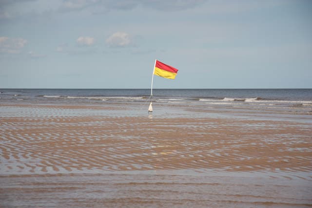 Sutton-on-Sea Beach - Image 2