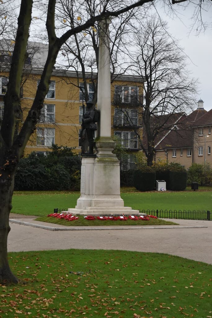 Ilford War Memorial Gardens - Image 2