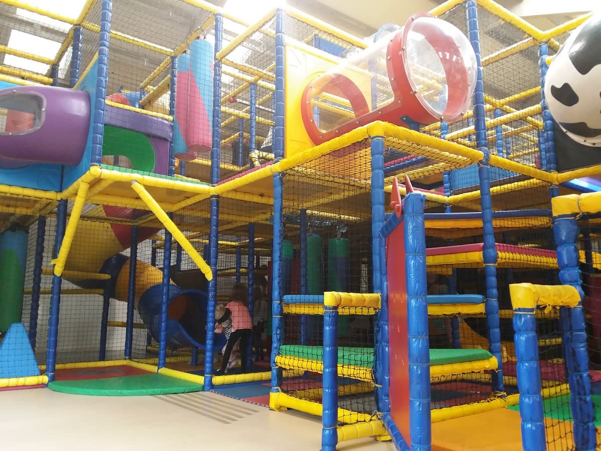 Hoodles Playbarn - Image 1