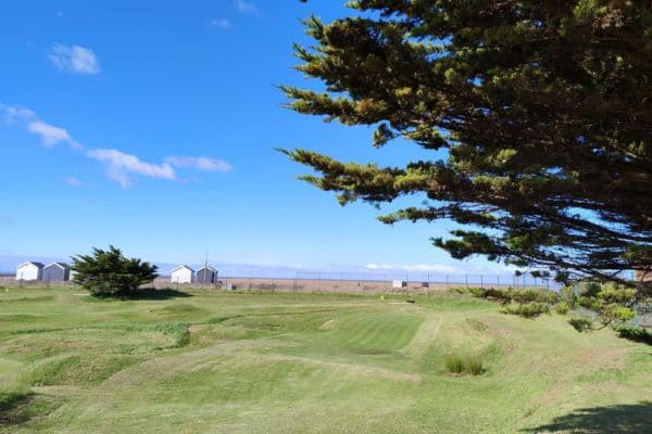 Little Links Golf Par 3 Pitch and Putt - Image 2