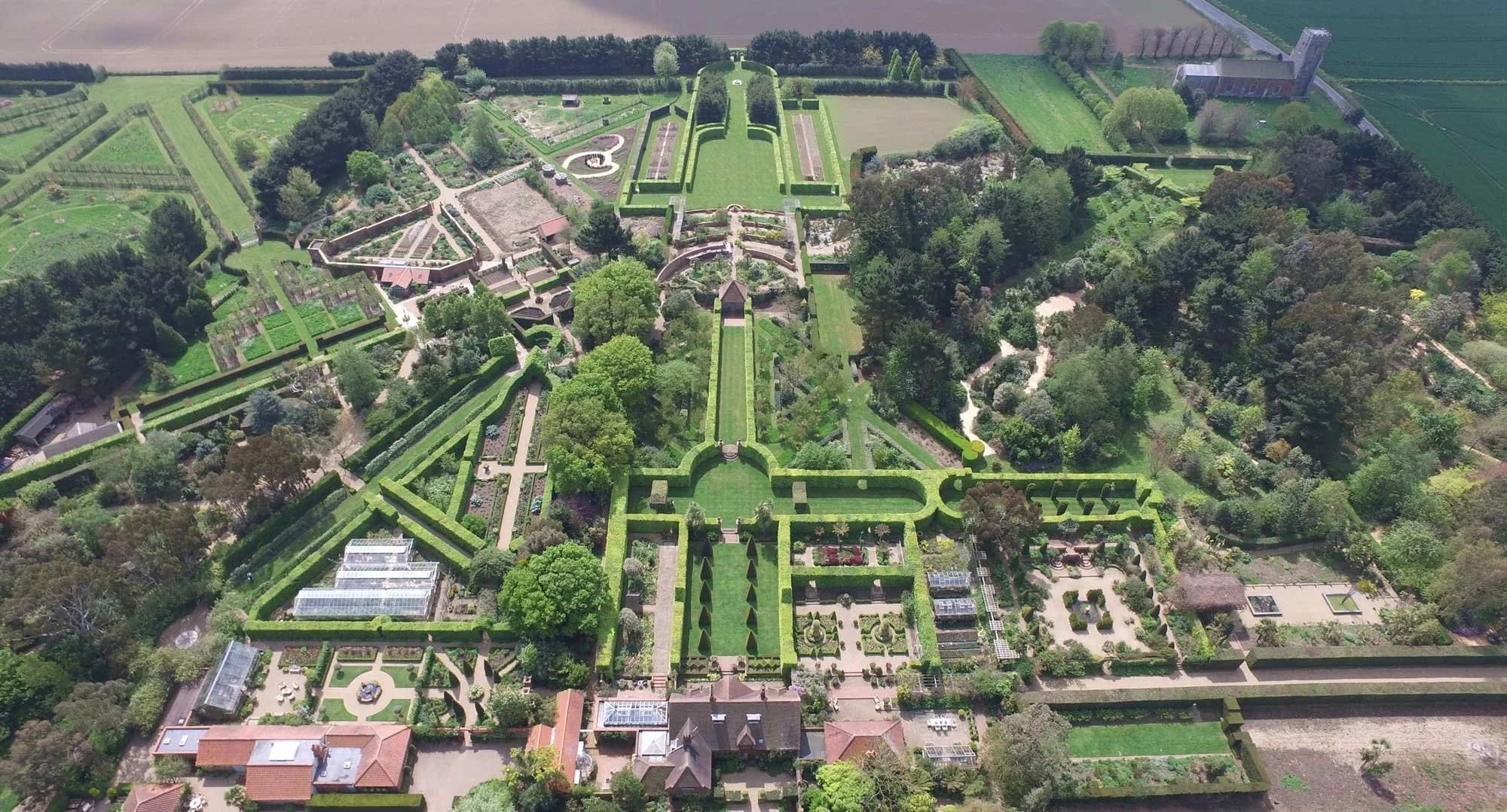 East Ruston Old Vicarage Garden - Main view