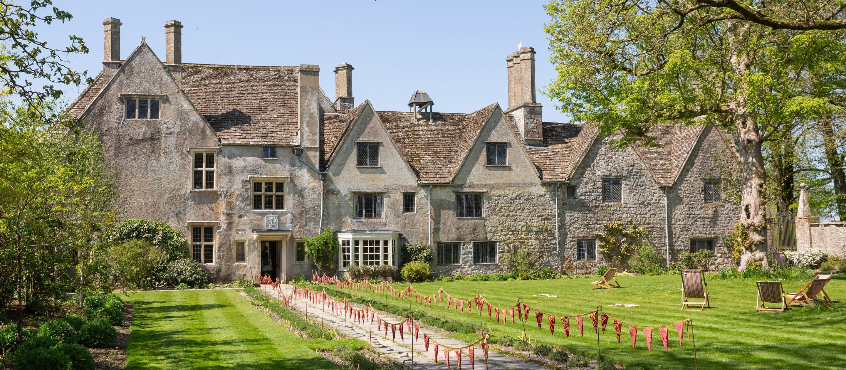 National Trust - Avebury Manor - Main view