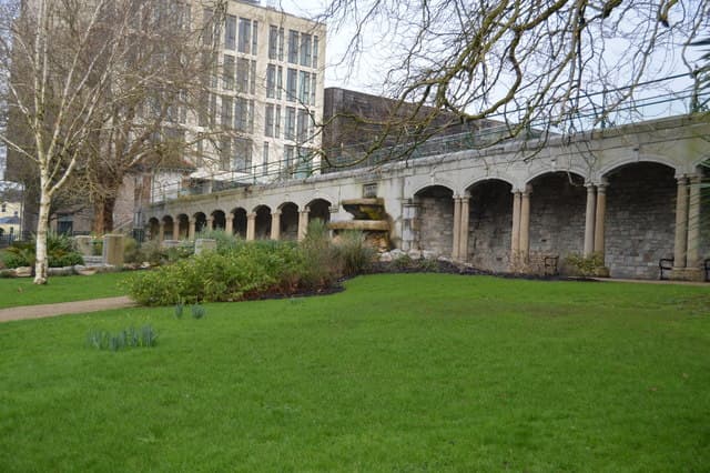 Drake's Place - Image 2