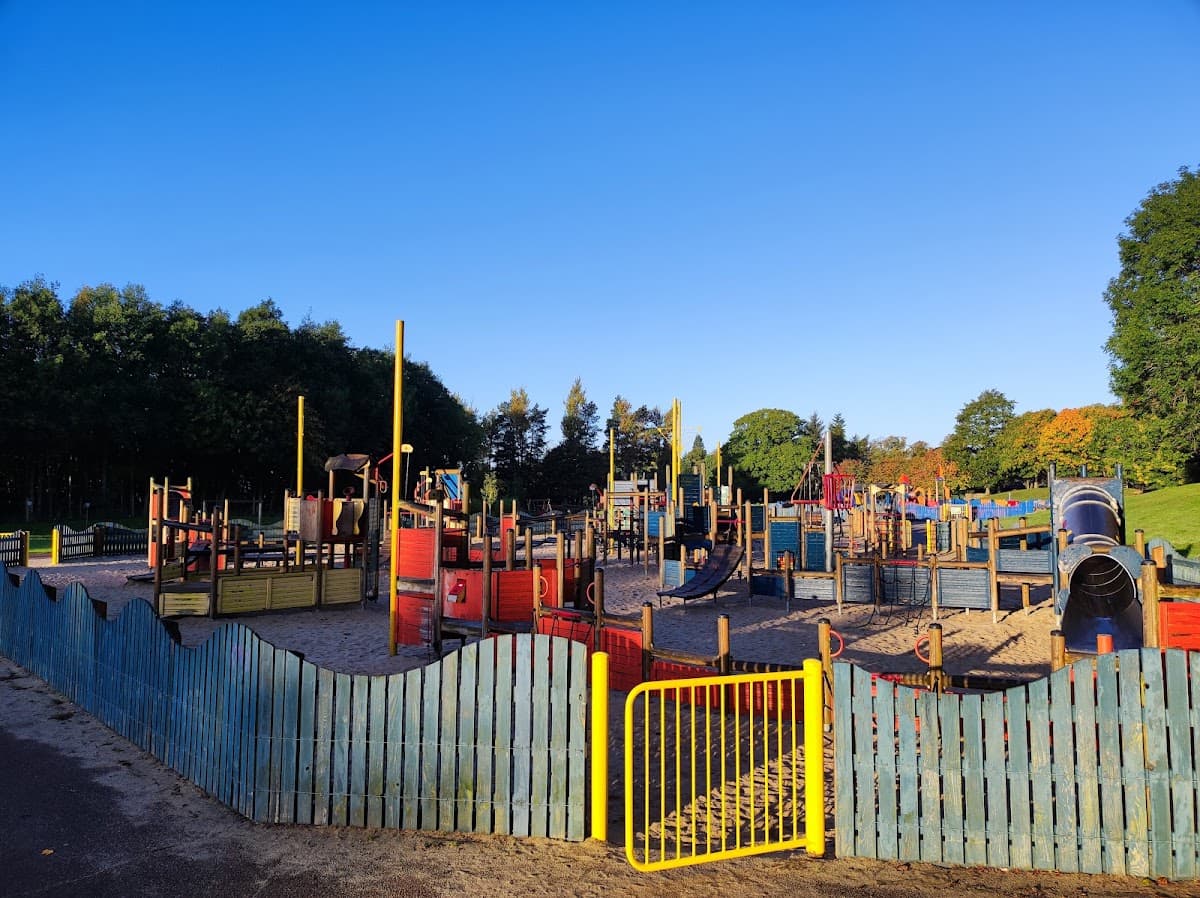 Camperdown Country Park - Image 1