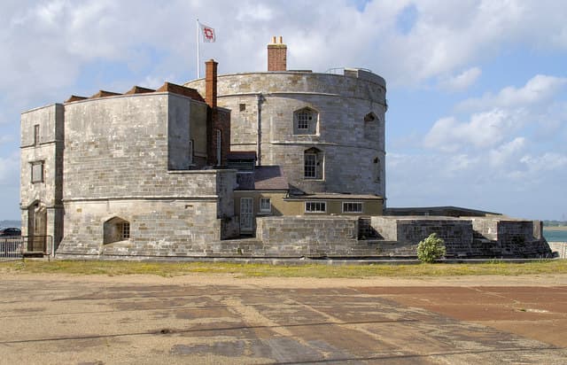 Calshot Activities Centre – Climb, Cycle, Ski, Watersports - Image 2