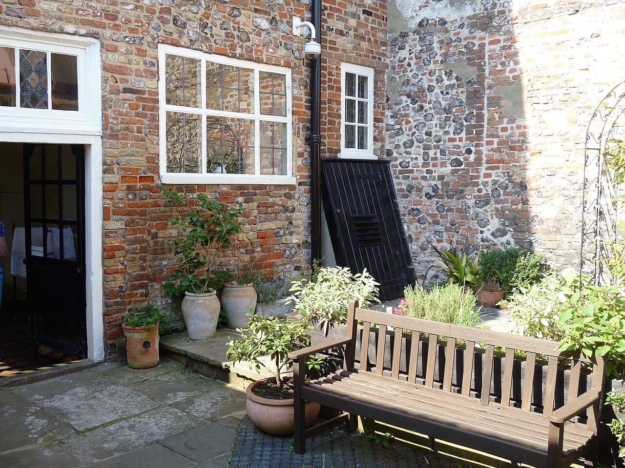 National Trust - Elizabethan House Museum - Image 4