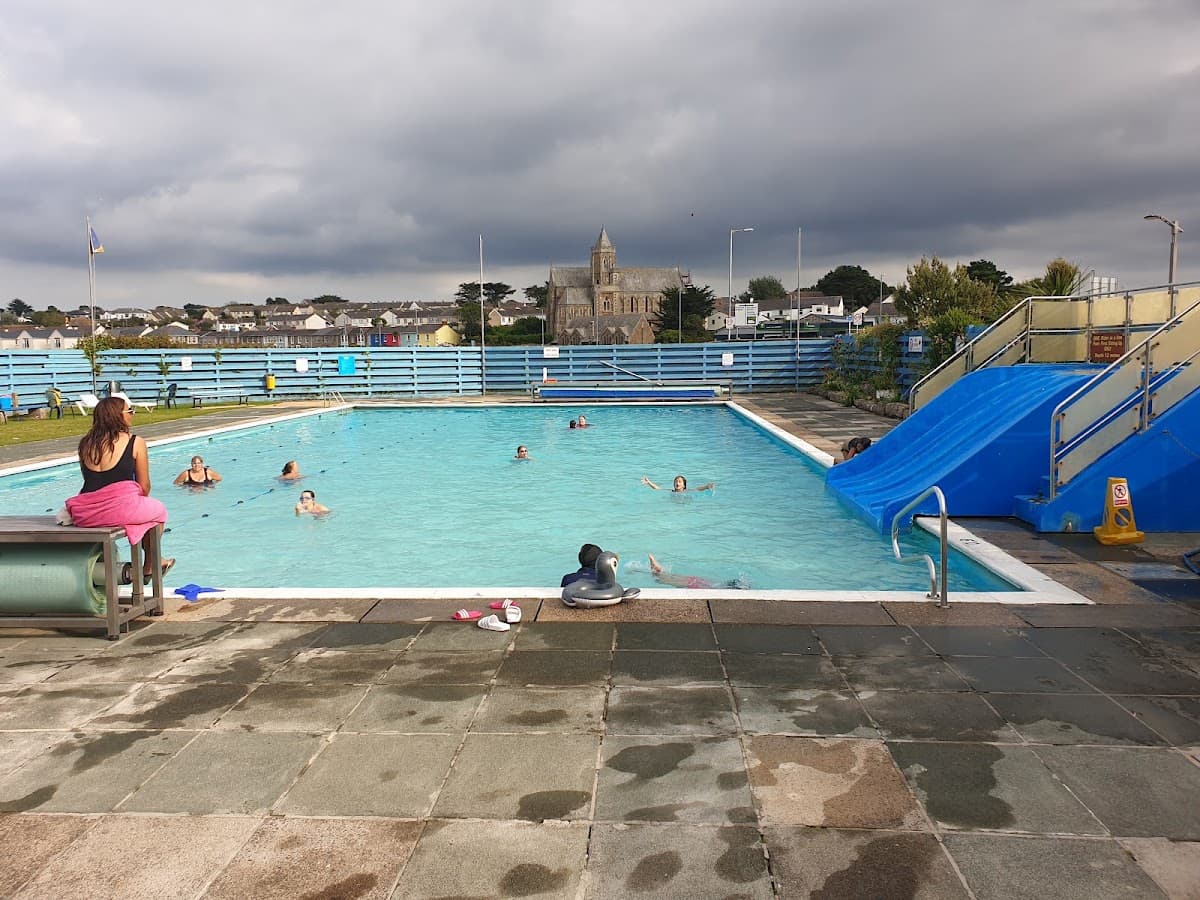 Hayle Swimming Pool - Main view