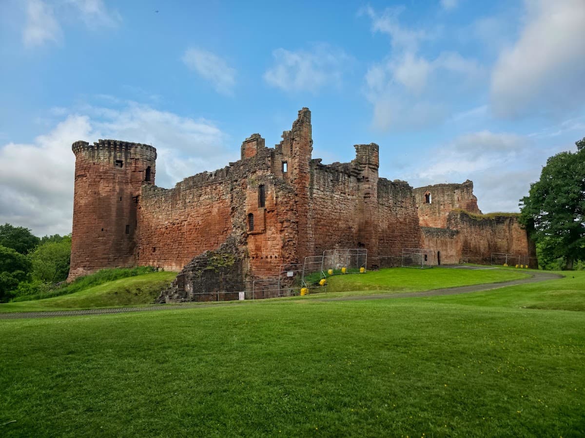 Bothwell Castle - Main view