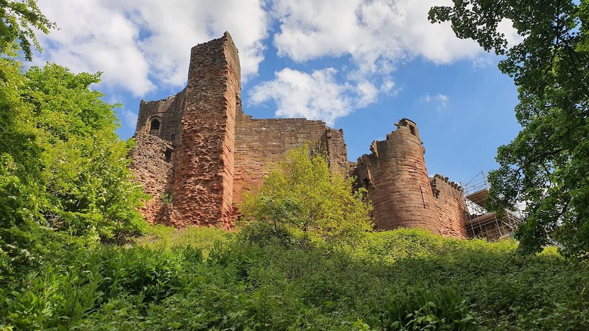 Bothwell Castle - Image 3
