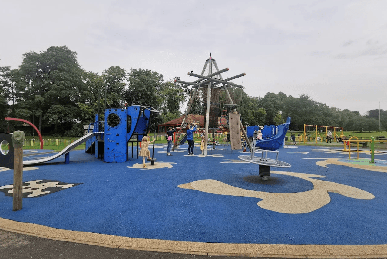 Rouken Glen Park - Image 4