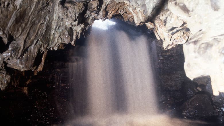 White Scar Cave - Image 3