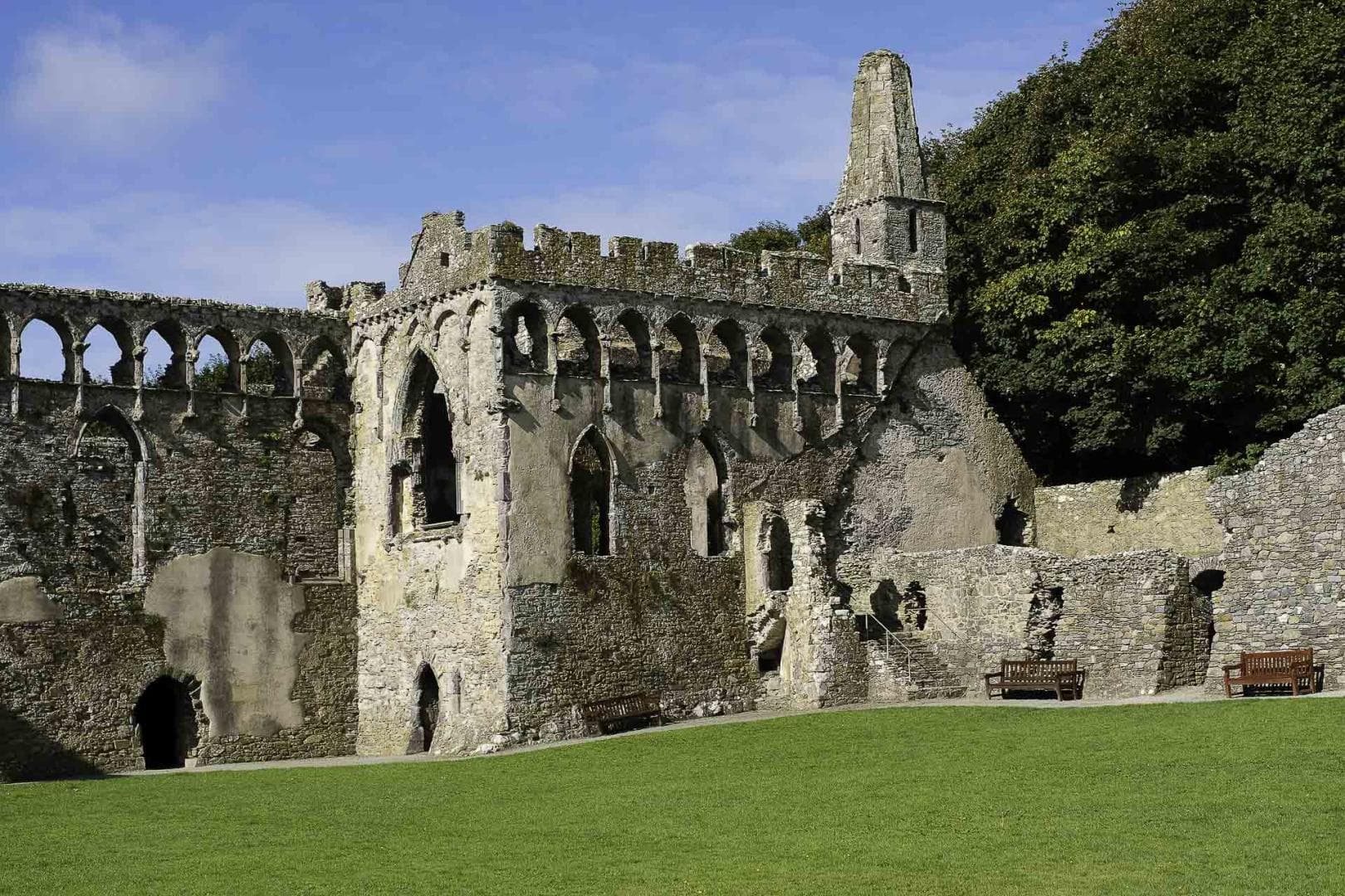 Llys yr Esgob, Tyddewi / St Davids Bishop's Palace - Main view