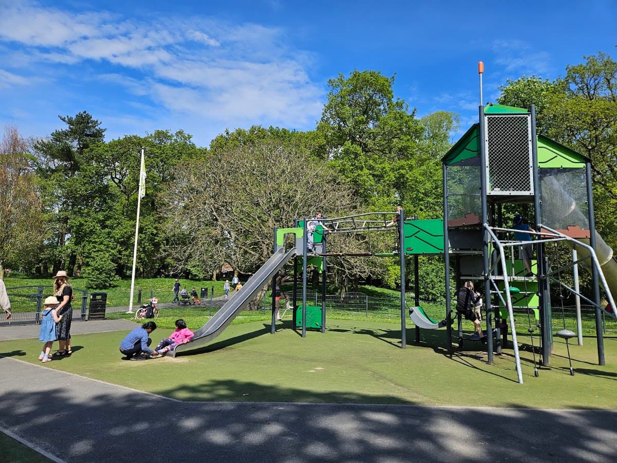 Hurst Grange Park - Image 1