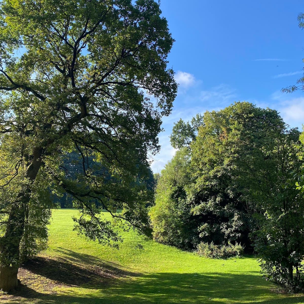 Hurst Grange Park - Image 2