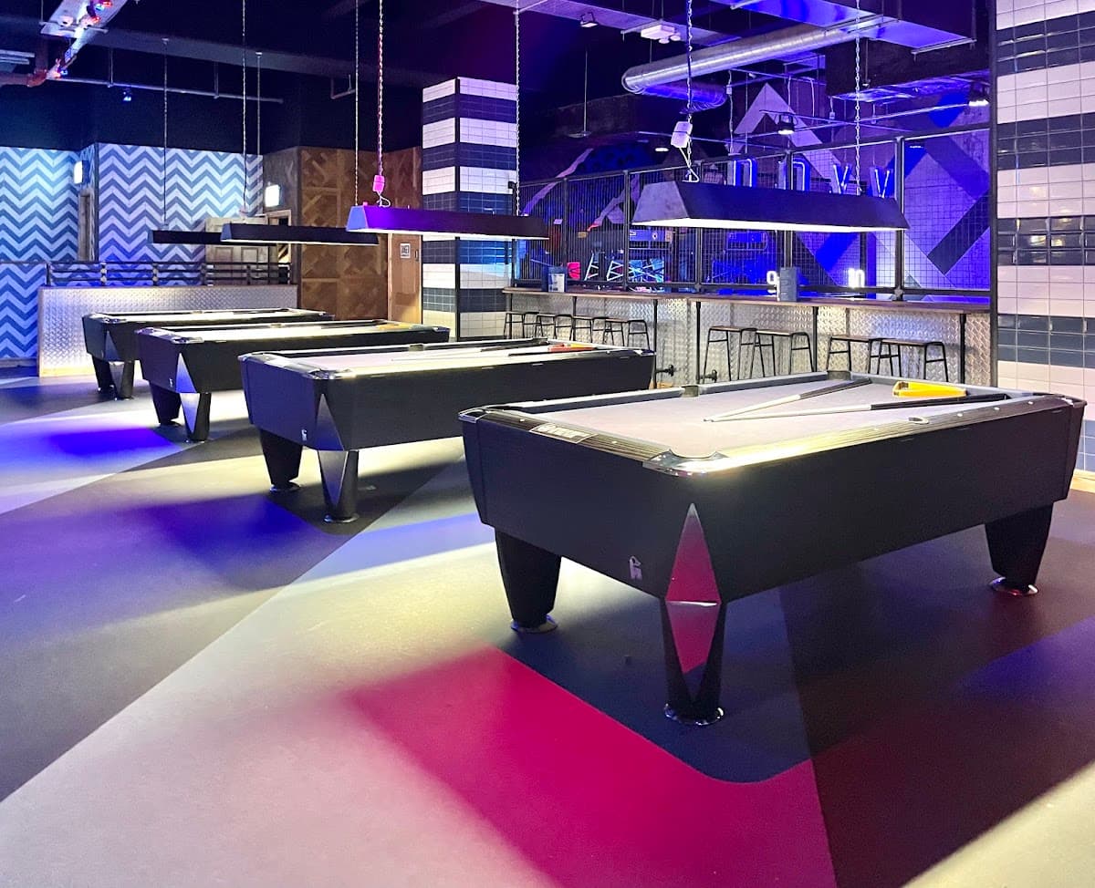 Roxy Lanes Edinburgh Rose Street - Image 2