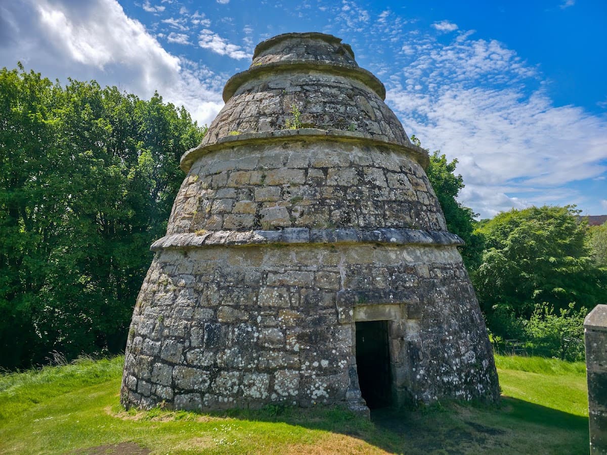 Aberdour Castle and Gardens - Image 5
