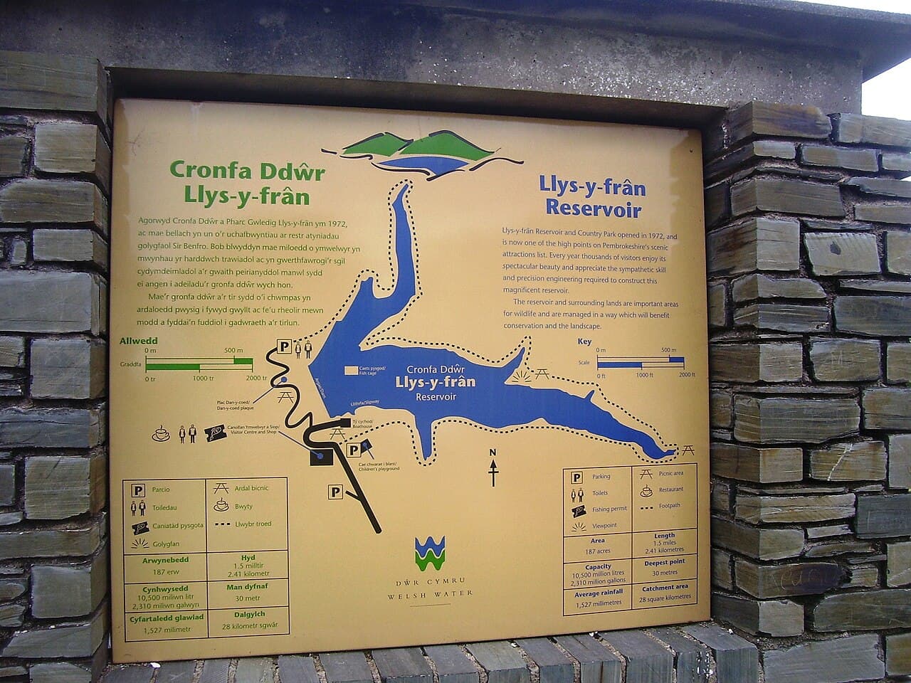 Llys y Frân Country Park & Reservoir - Main view