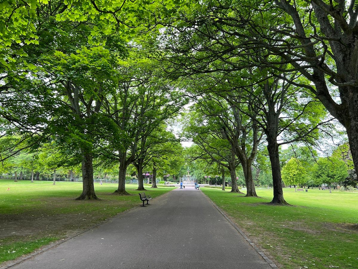 Victoria Park - Image 2