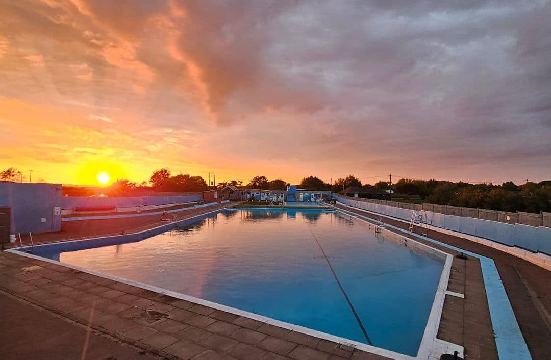 Brightlingsea Lido - Main view