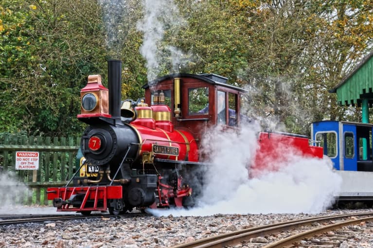 Eastleigh Lakeside Miniature Railway - Image 2