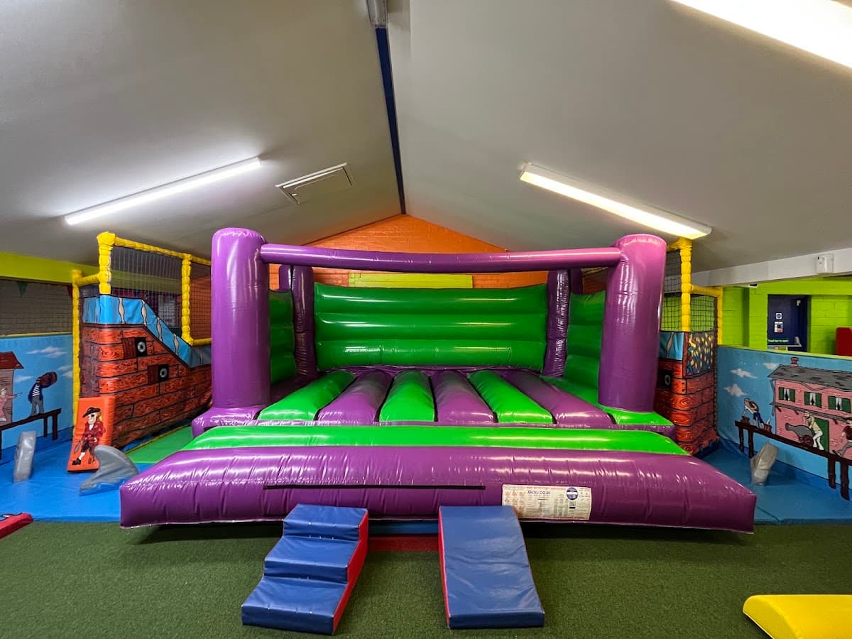 Dizzy Rascals play centre Laurencekirk - Image 2