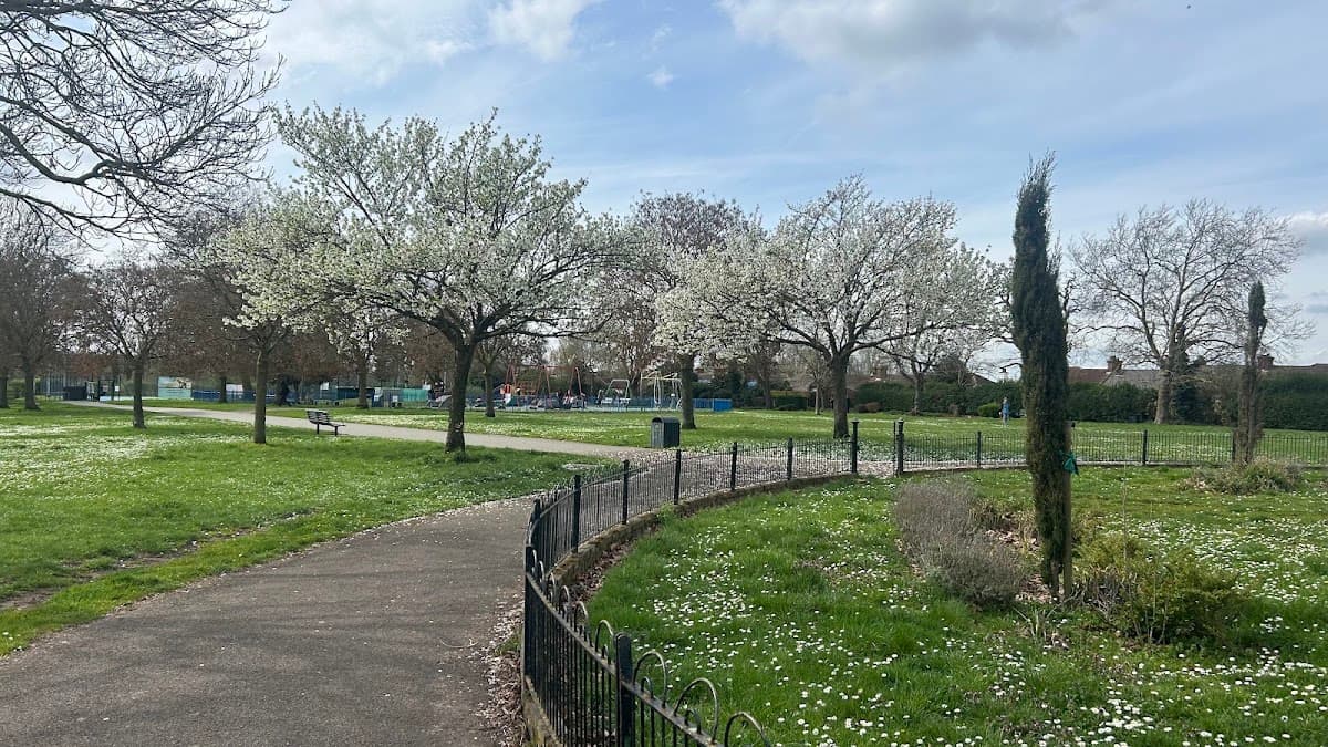 Elthorne Park - Image 3