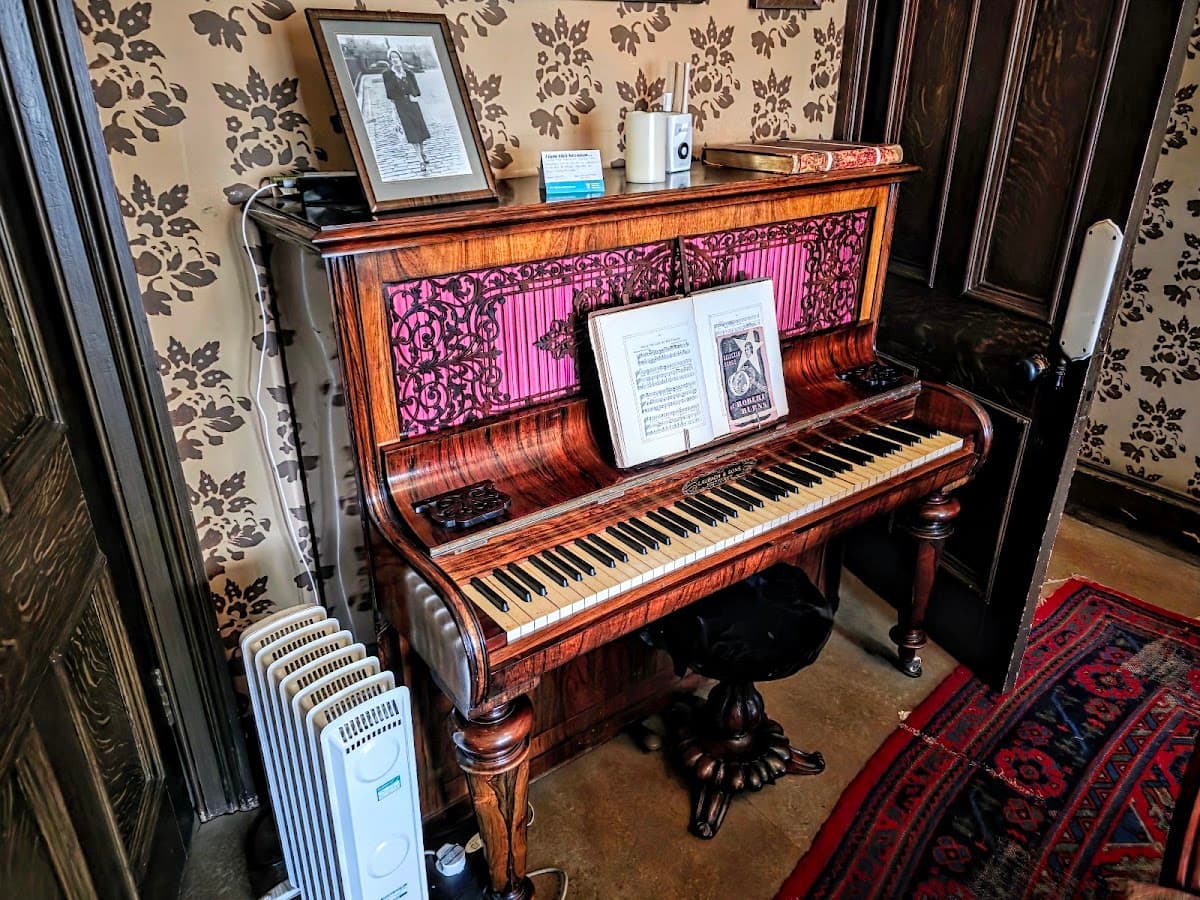 The Tenement House (National Trust for Scotland) - Image 4