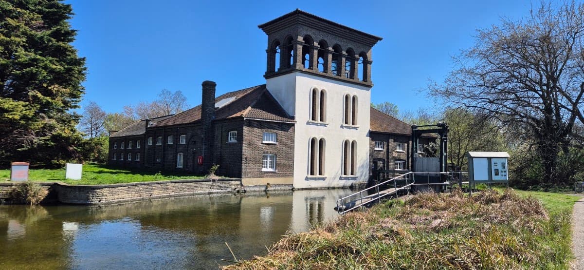 Walthamstow Wetlands, London Wildlife Trust - Main view