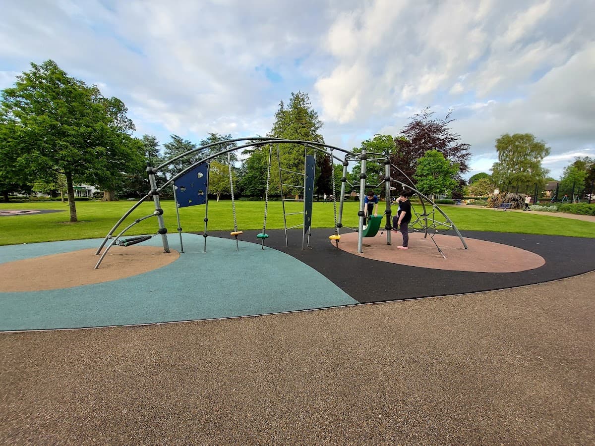 Hillworth Park - Image 2