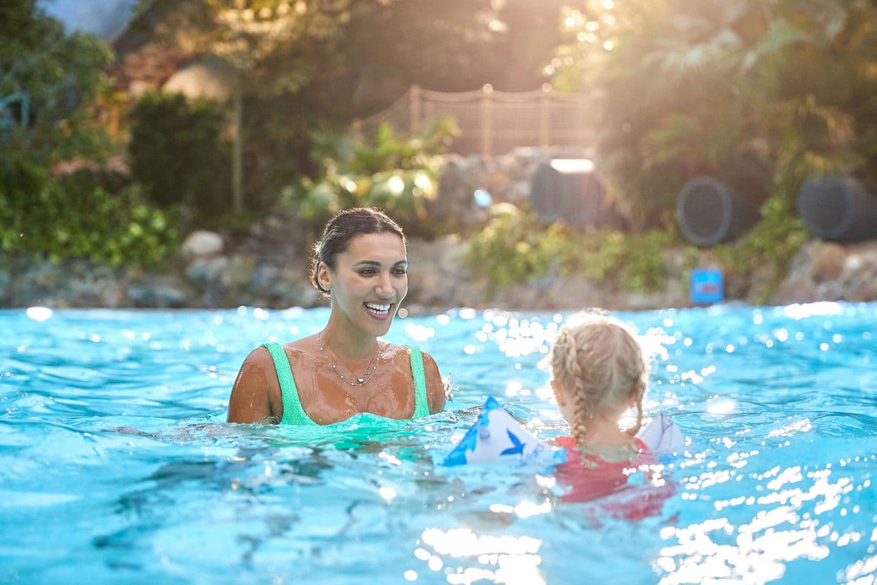 Subtropical Swimming Paradise - Image 2